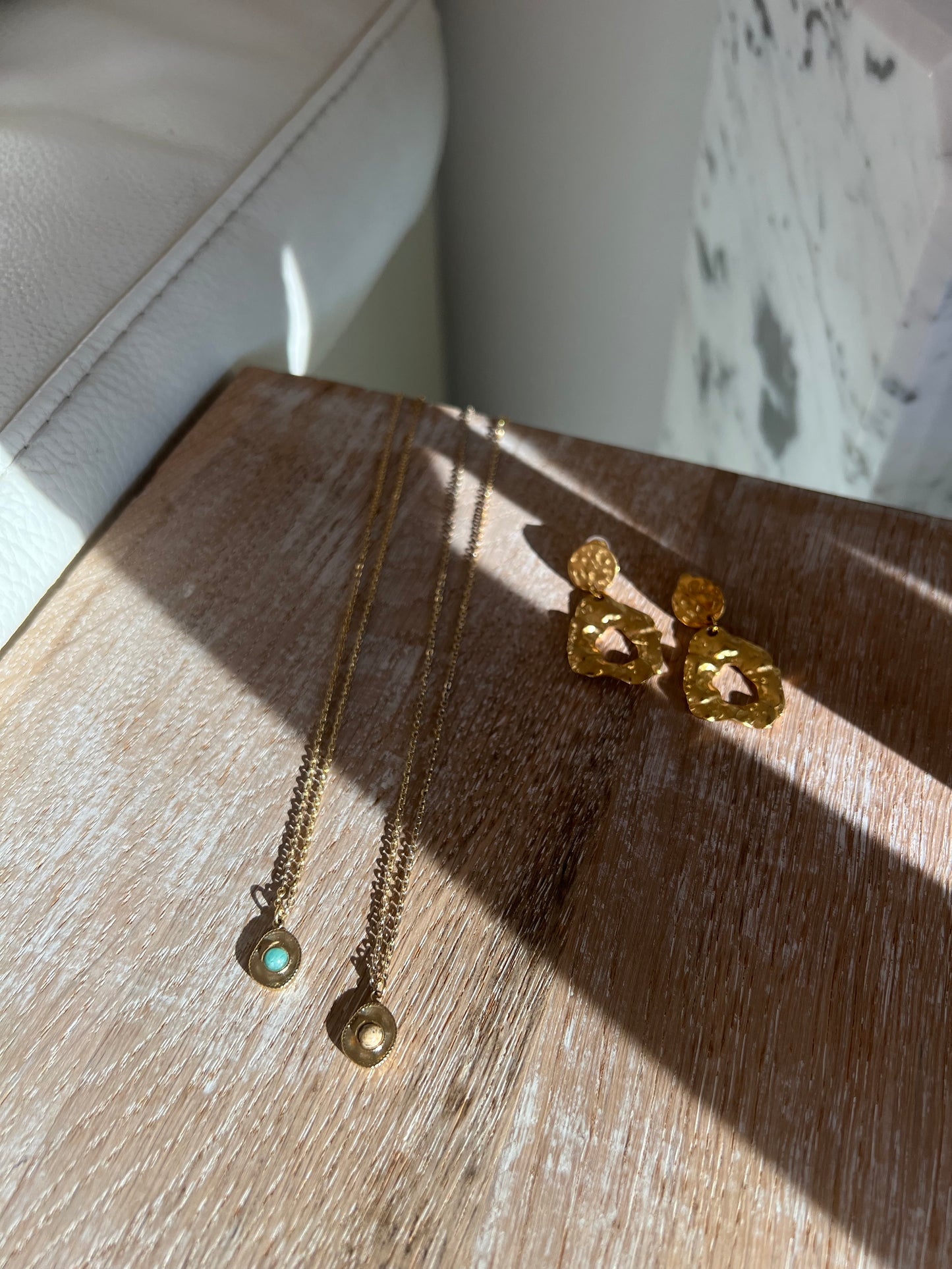 Pendientes y collares de acero inoxidable