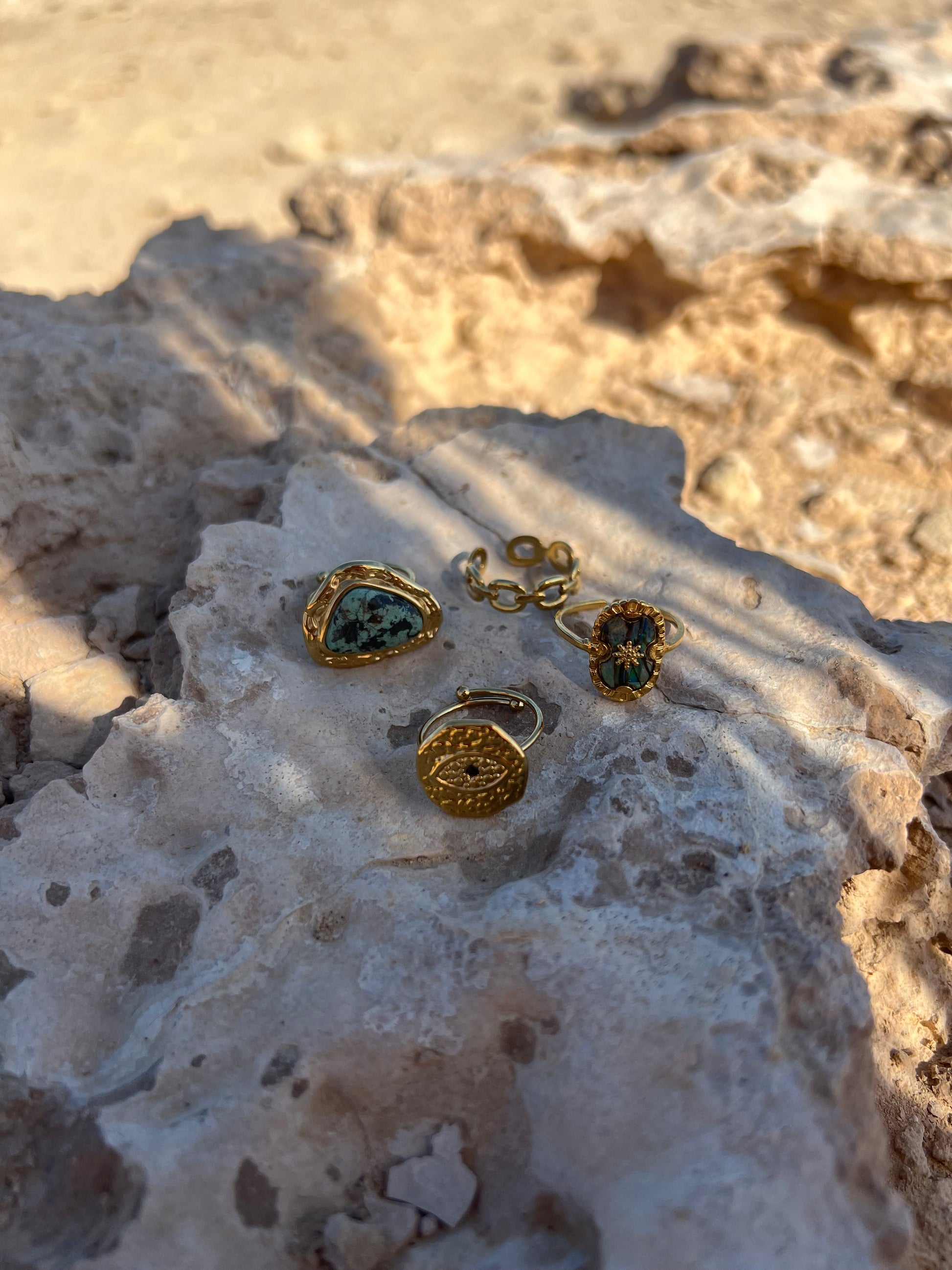 Anillos de acero inoxidable inspirados en la Costa Brava.