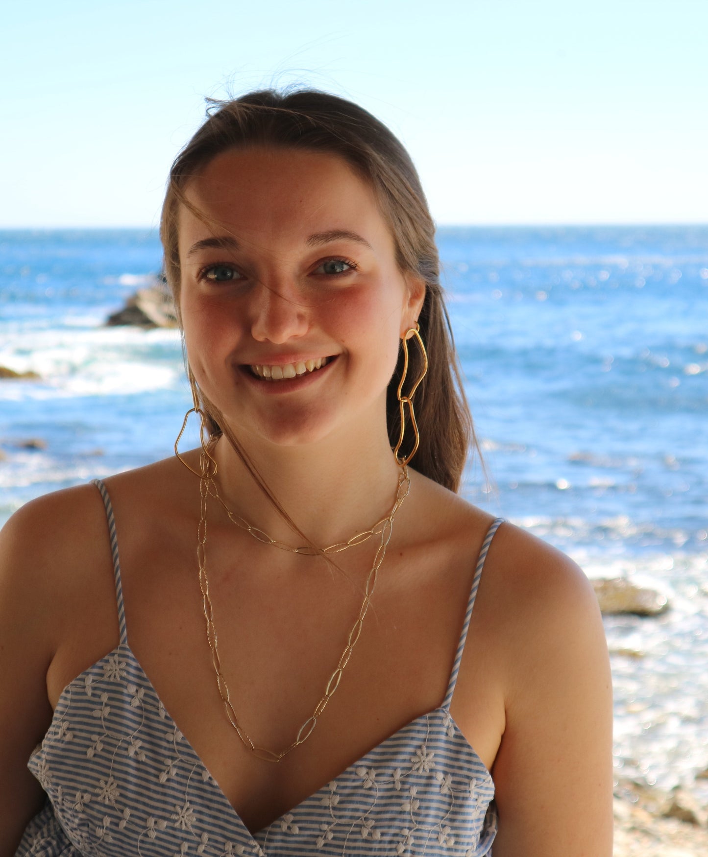 Pendientes Porto Pi y collar Fredosa de acero inoxidable y resistentes al agua, buenas joyas, muy bonitas, baratas e inspiradas en el Mediterraneo. 